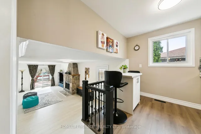 Additional image 20 of 1612 Wavell Cres