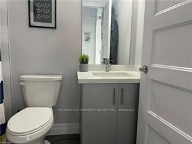 Additional image 13 of 450 Dundas St Unit 421