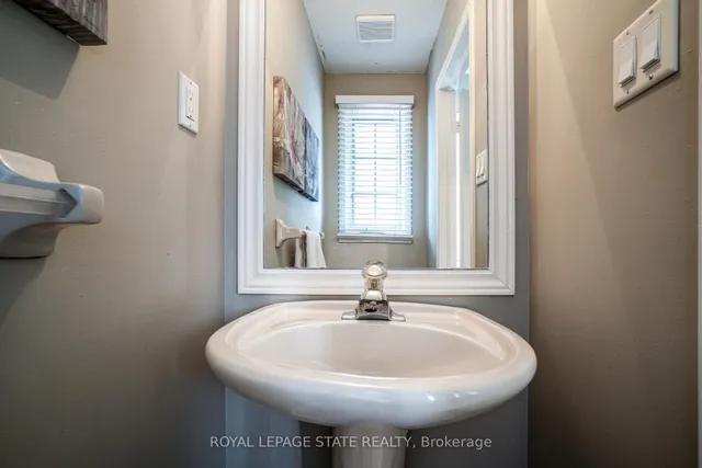 Additional image 23 of 19 Claudette Gate