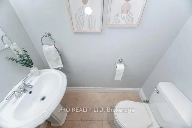 Additional image 32 of 62 McCaul St