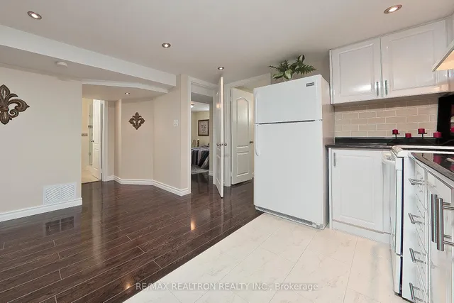 Additional image 19 of 12 Huntington Ave