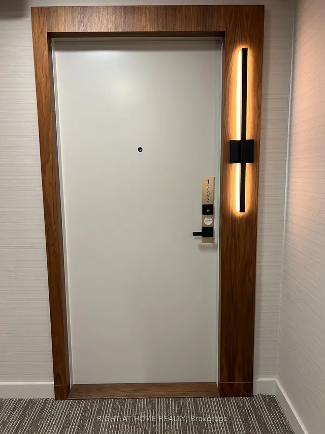 Additional image 4 of 327 King St Unit 1703