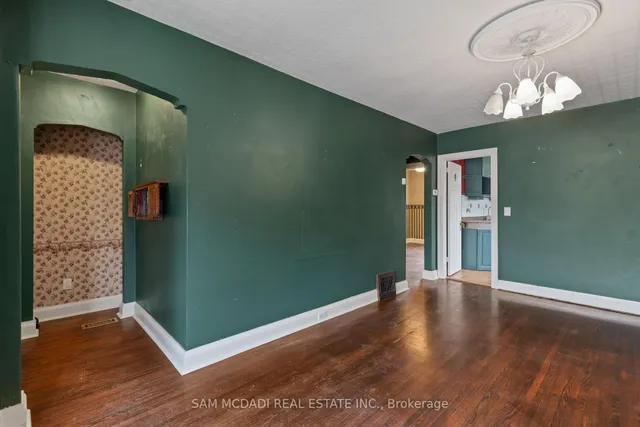 Additional image 10 of 319 Cosburn Ave