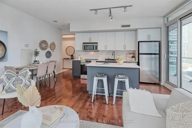 Additional image 27 of 55 Bremner Blvd Unit 1407