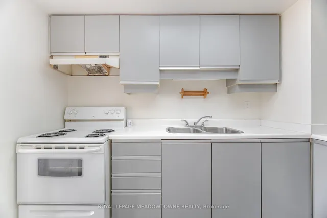 Additional image 13 of 100 County Court Blvd Unit 106