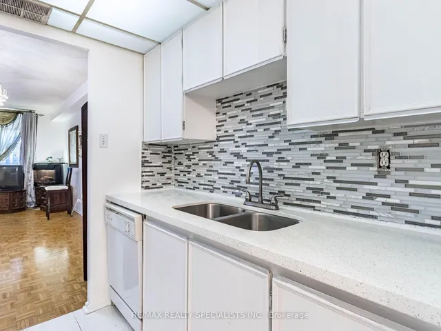 Additional image 15 of 4 Lisa St Unit 610