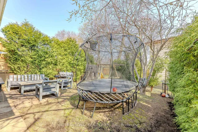 Additional image 44 of 1291 Consort Cres