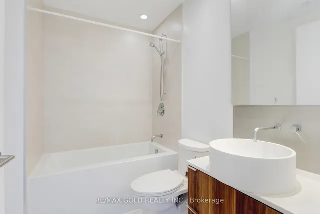 Additional image 18 of 185 Roehampton Ave Unit 3205