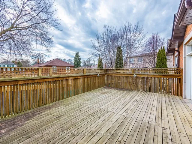 Additional image 34 of 32 Roberta Dr