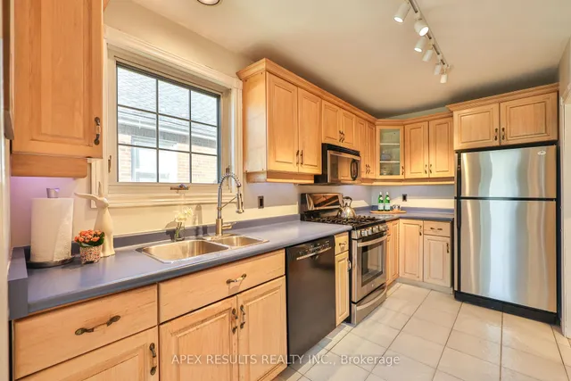 Additional image 8 of 2260 New St
