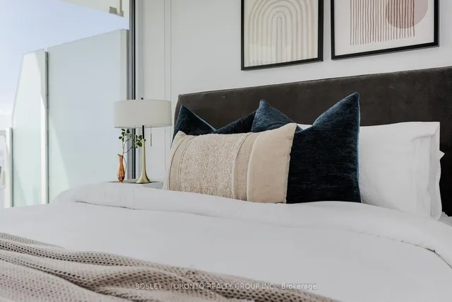 Additional image 20 of 197 Yonge St Unit 3909