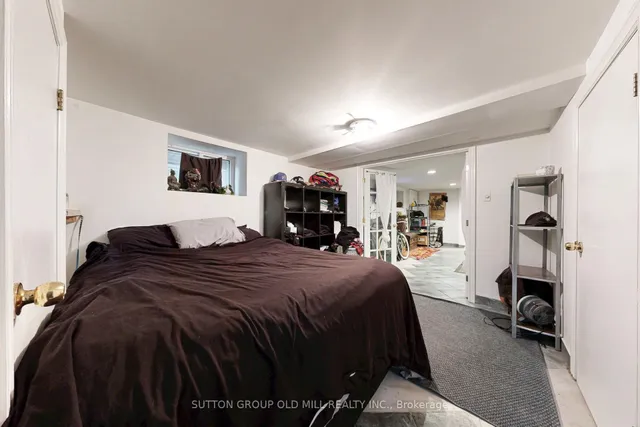 Additional image 43 of 1058 College St