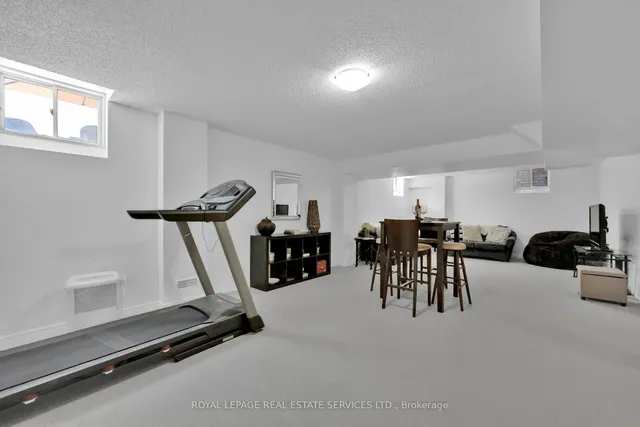 Additional image 33 of 60 Valleyway Dr