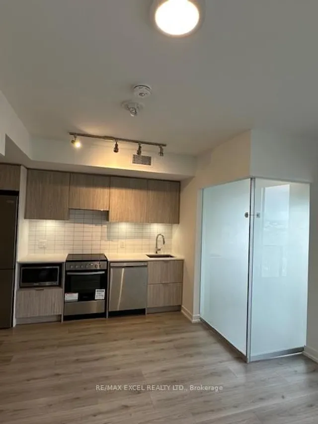 Additional image 12 of 395 Bloor St Unit 3905