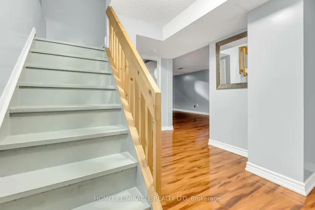 Additional image 32 of 4 Colchester Ave