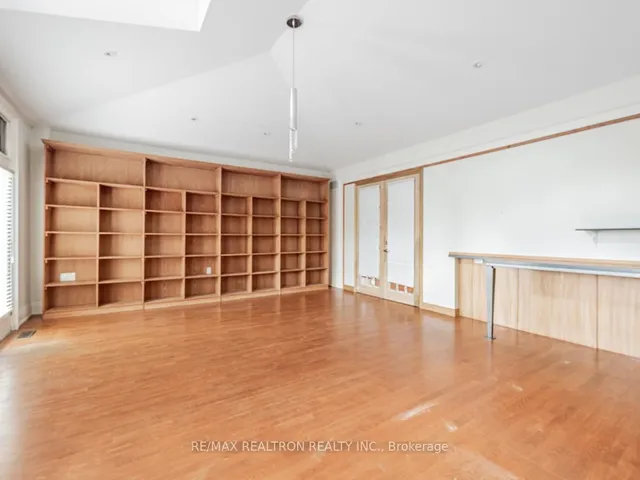 Additional image 21 of 32 Roberta Dr