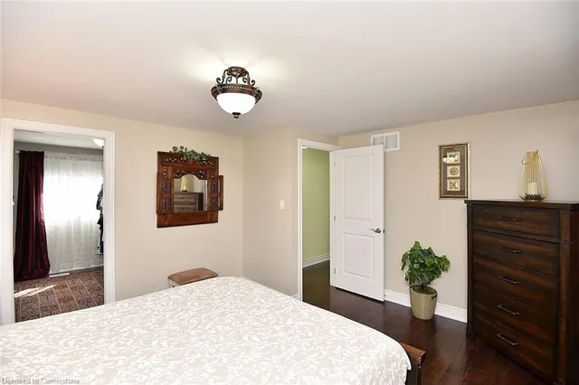 Additional image 19 of 272 Birchcliffe Cres