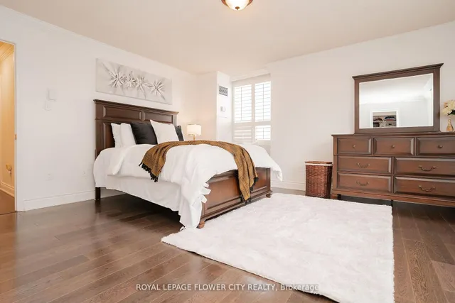 Additional image 19 of 3650 Kaneff Cres Unit 801