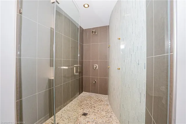 Additional image 33 of 23 Hillcrest Ave