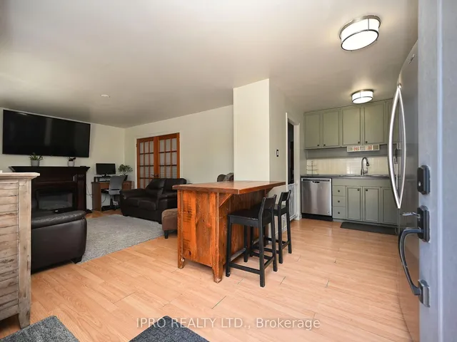 Additional image 7 of 13 Avon Park Dr