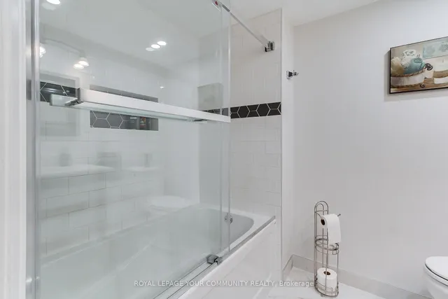 Additional image 41 of 41 Mandarin Cres