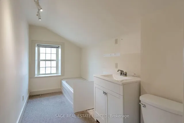 Additional image 30 of 322 La Rose Ave