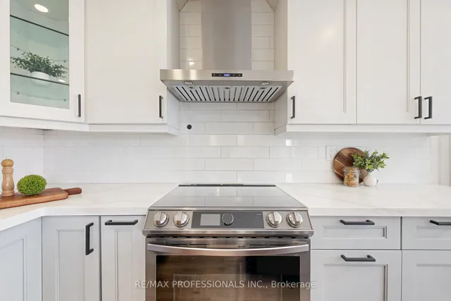 Additional image 12 of 1327 Greenwood Cres