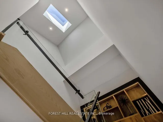 Additional image 34 of 151 Dewbourne Ave