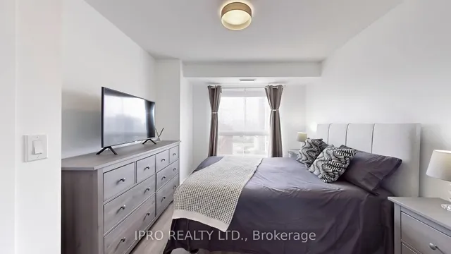 Additional image 23 of 125 Village Green Sq Unit 1606