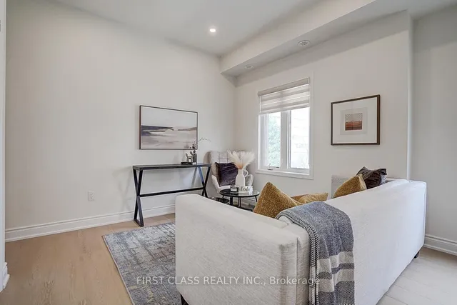 Additional image 15 of 17 Coneflower Cres Unit 220