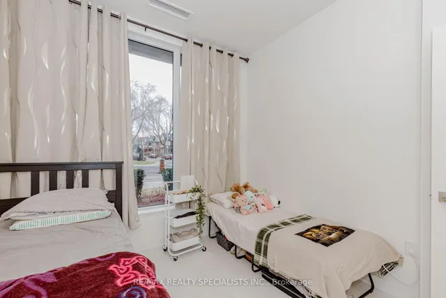 Additional image 31 of 415 Main St Unit 105