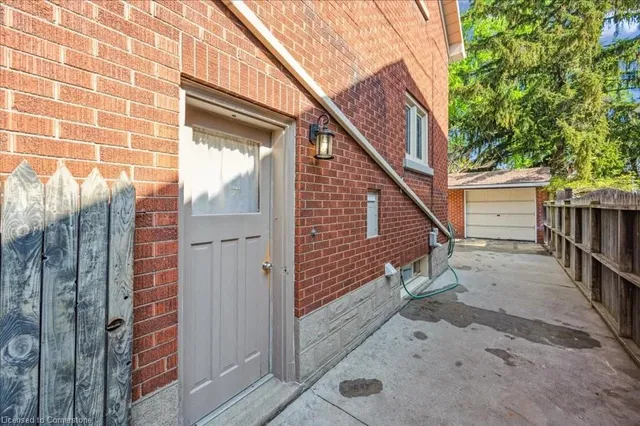 Additional image 25 of 44 Highland Rd