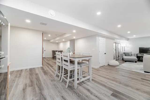 Additional image 38 of 1046 Holdsworth Cres