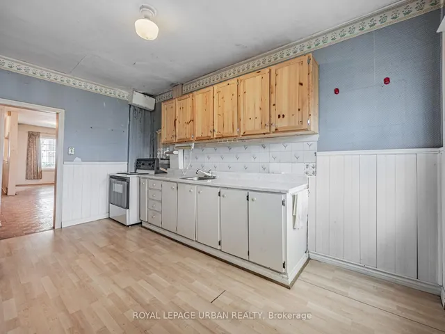 Additional image 9 of 28 Eastmount Ave