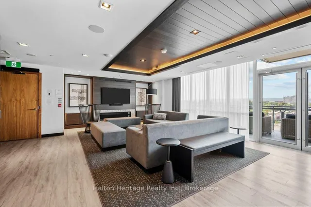 Additional image 35 of 2025 Maria St Unit 302