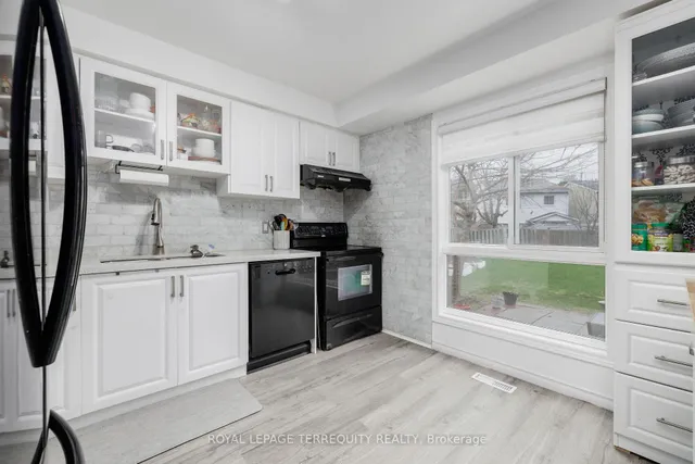 Additional image 8 of 77 Warwick Castle Crt