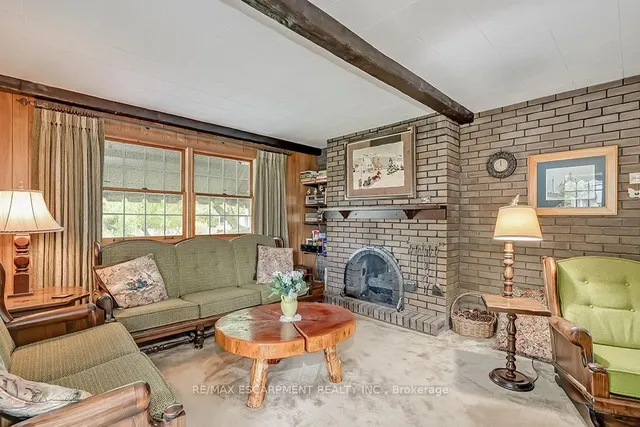 Additional image 16 of 327 Strathcona Dr