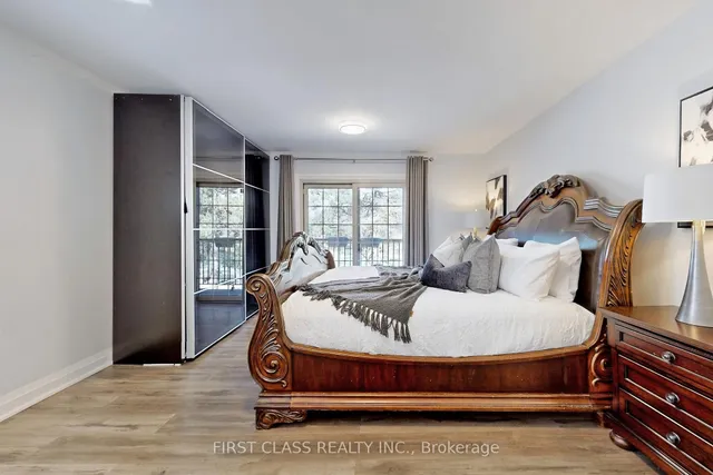 Additional image 24 of 2950 Bayview Ave