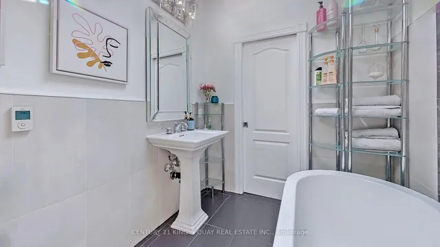 Additional image 32 of 21 Rialto Dr