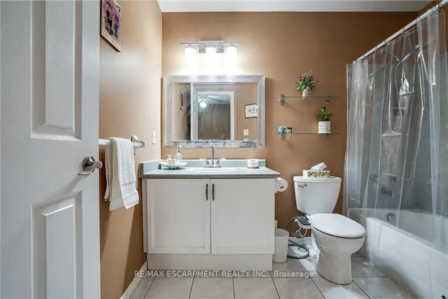 Additional image 11 of 1809 Upper Wentworth St Unit 11