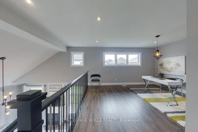 Additional image 24 of 69 Eaglecrest St