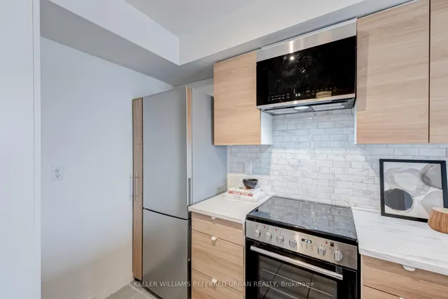 Additional image 7 of 140 Bathurst St Unit 703