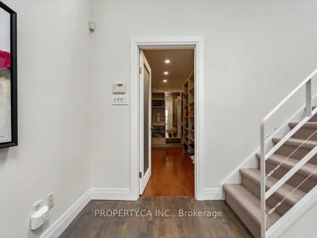 Additional image 9 of 670 Richmond St Unit 204