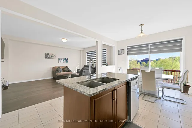 Additional image 16 of 12 Midhurst Hts