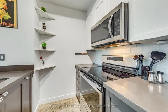 Additional image 24 of 36 CHARLOTTE St Unit 201