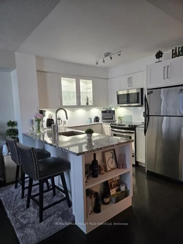 Additional image 8 of 25 Carlton St Unit 1506