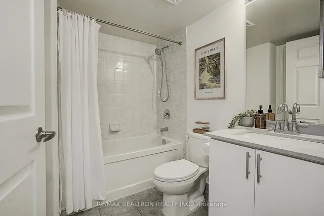 Additional image 10 of 25 Lower Simcoe St Unit 1505