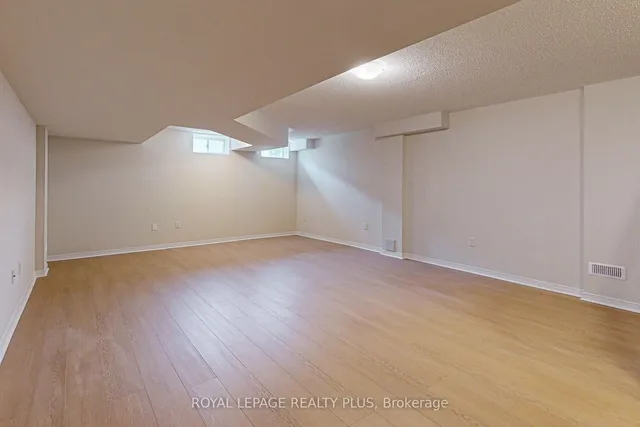 Additional image 34 of 37 Teal Crest Circ