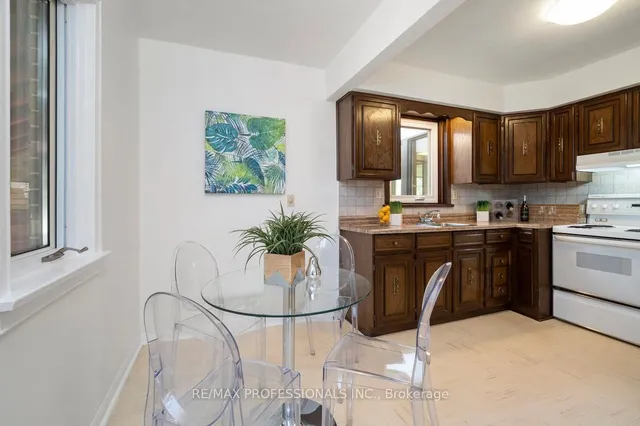 Additional image 14 of 33 Heathrow Dr