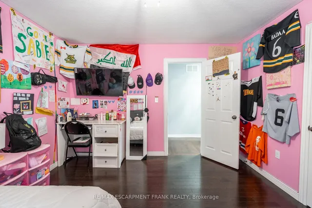 Additional image 25 of 36 Showcase Dr